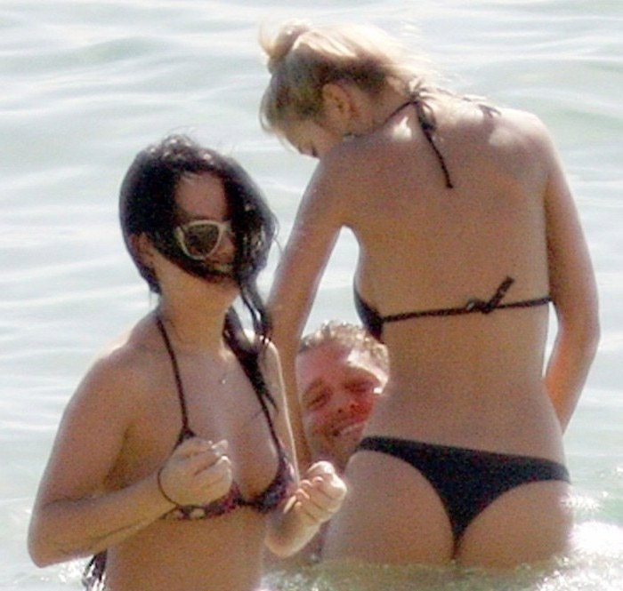 Luisana Lopilato nude. Photo - 14
