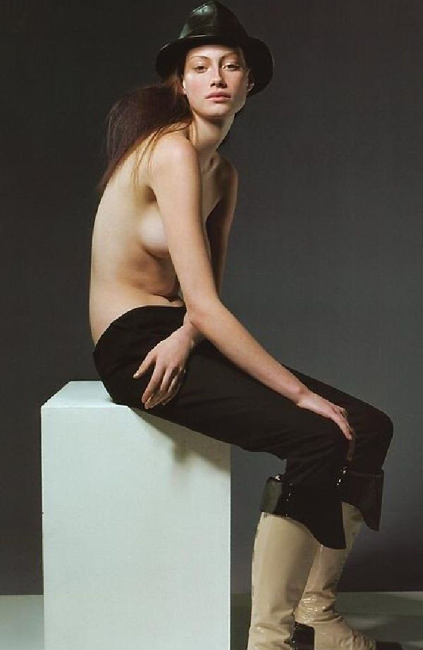 Alyssa Sutherland nude. Photo - 12
