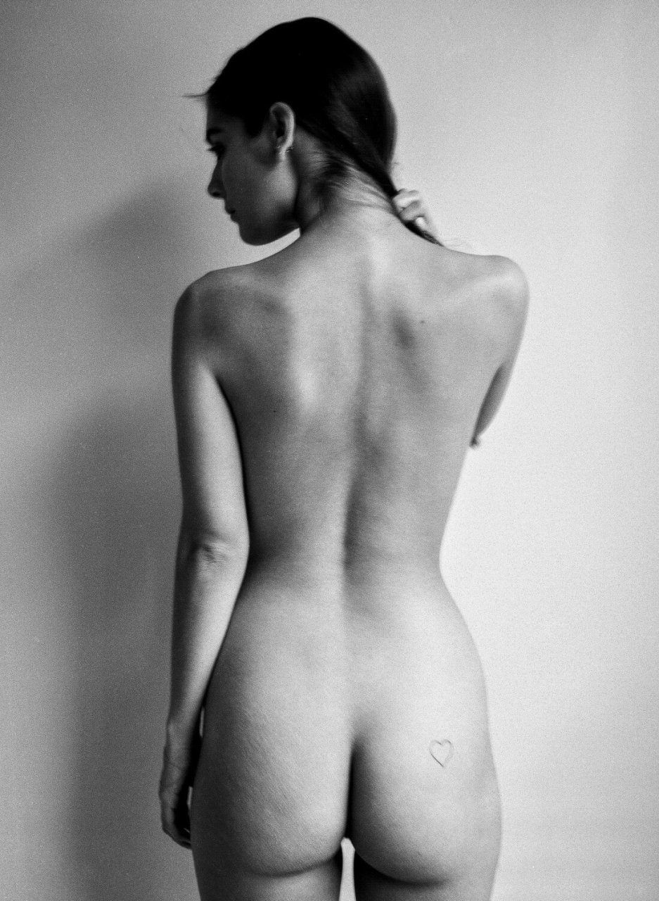 Caitlin Stasey nude. Photo - 30