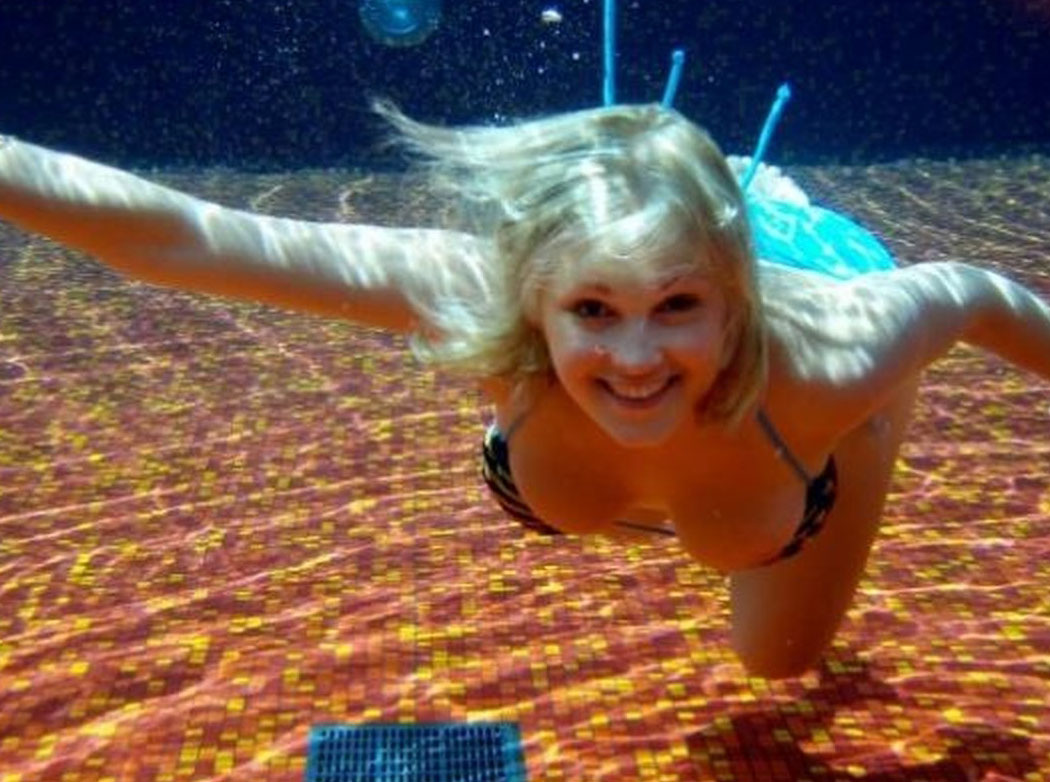 Eliza Taylor nude. Photo - 5