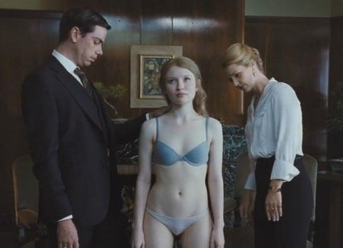 Emily Browning nude. Photo - 12