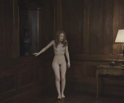 Emily Browning nude. Photo - 23