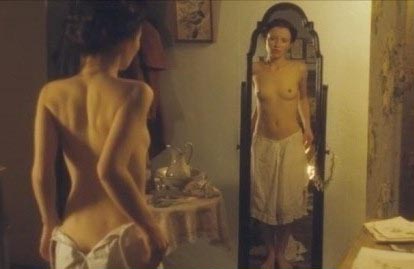 Emily Browning nude. Photo - 25