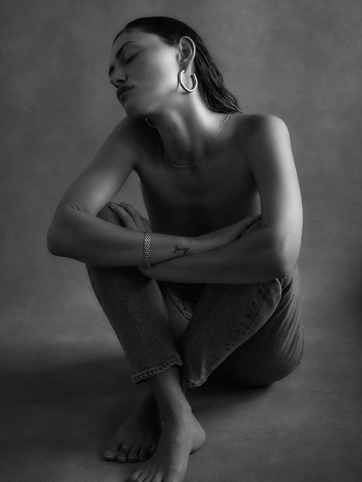 Phoebe Tonkin nude. Photo - 15