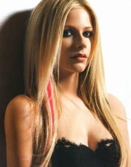 Avril Lavigne nude. Photo - 16