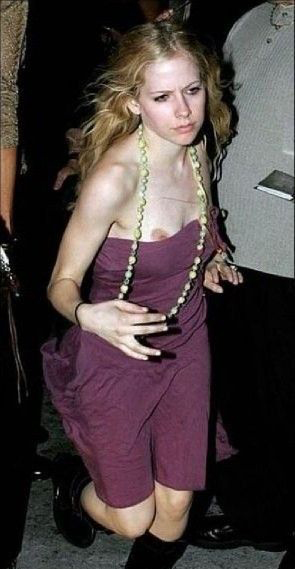 Avril Lavigne nude. Photo - 25