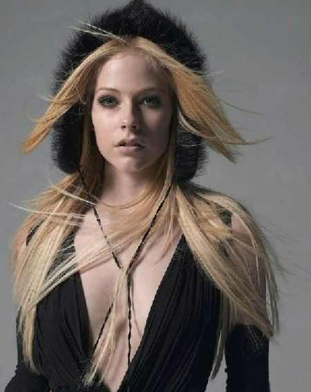 Avril Lavigne nude. Photo - 29