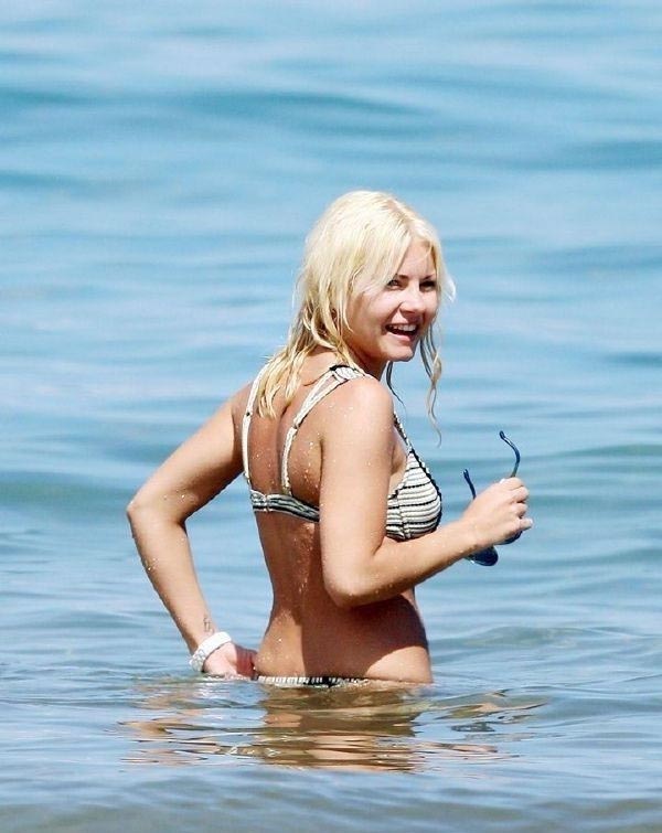 Elisha Cuthbert nude. Photo - 14