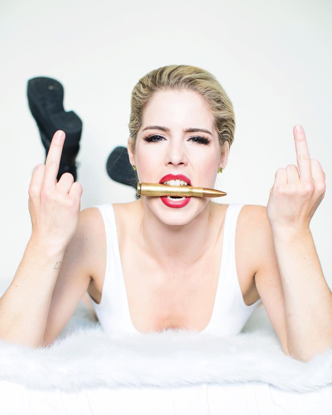Emily Bett Rickards nude. Photo - 8