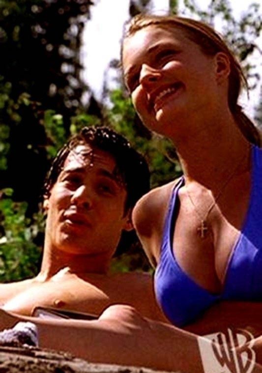 Emily Vancamp nude. Photo - 7