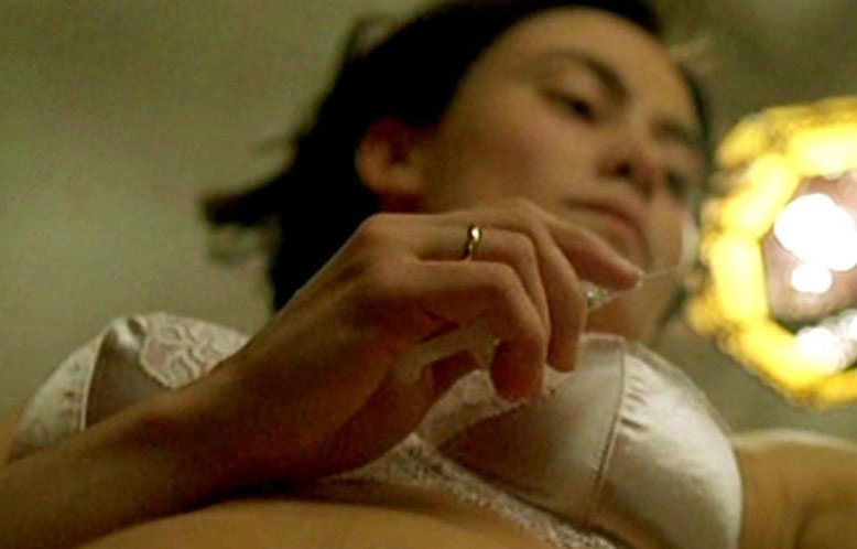 İdil Üner nude. Photo - 13