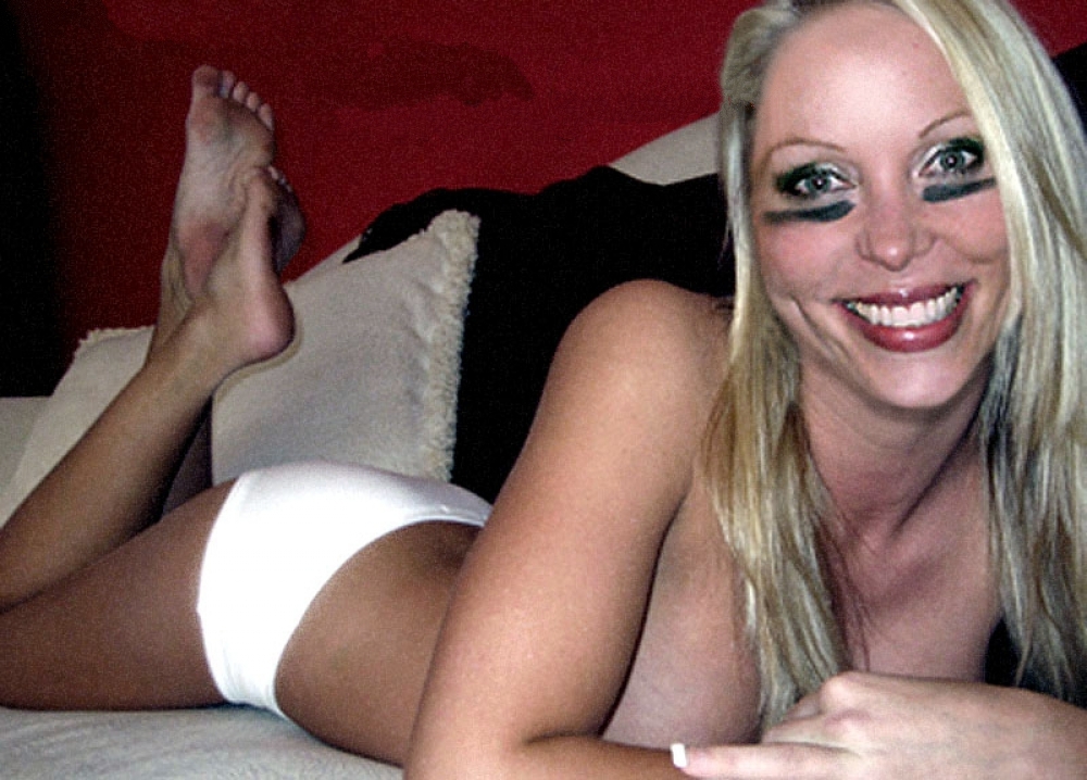 Angela Gossow nude. Photo - 12