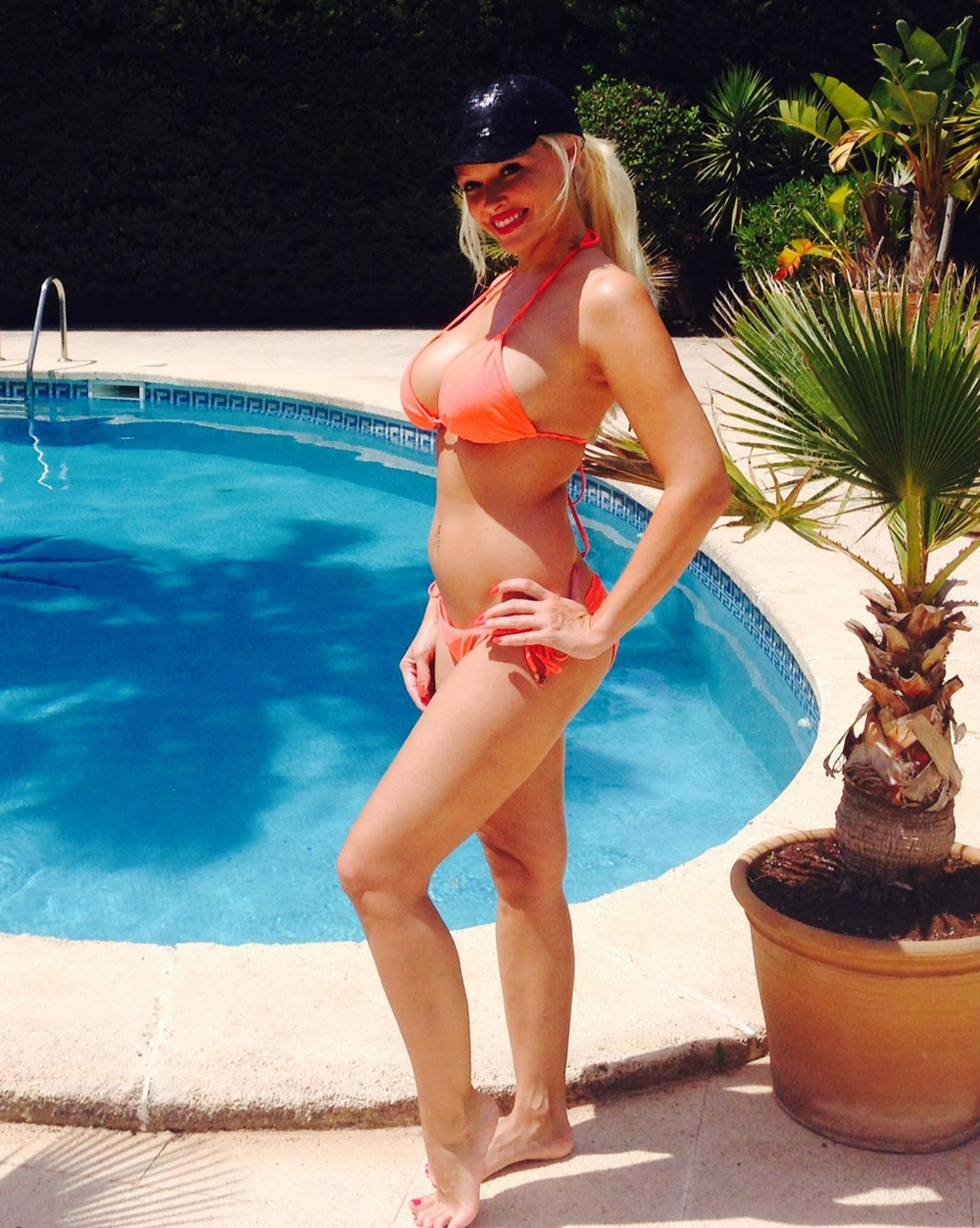 Daniela Katzenberger nude. Photo - 39