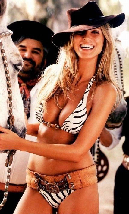 Heidi Klum nude. Photo - 15