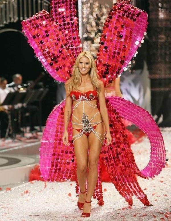 Heidi Klum nude. Photo - 29