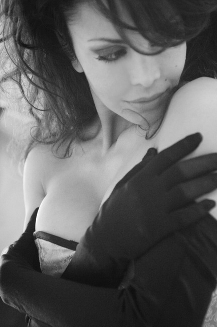 Kader Loth nude. Photo - 5