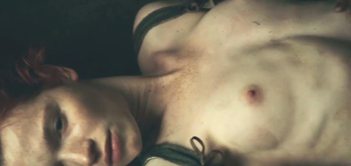 Karoline Herfurth nude. Photo - 3