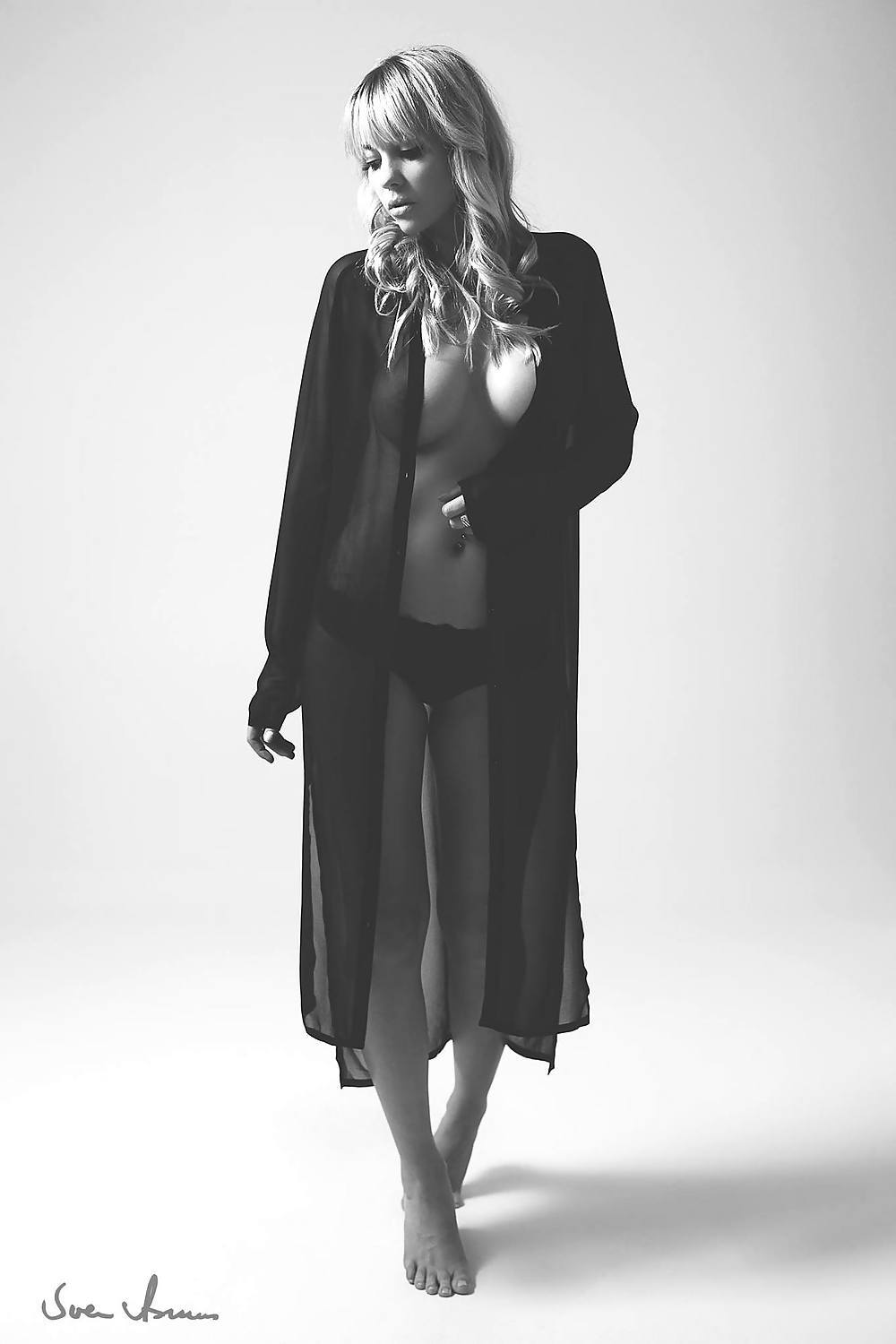 Sarah Domke nude. Photo - 10