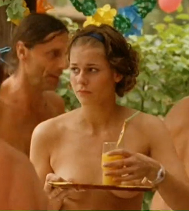 Sarah Kim Gries nude. Photo - 5