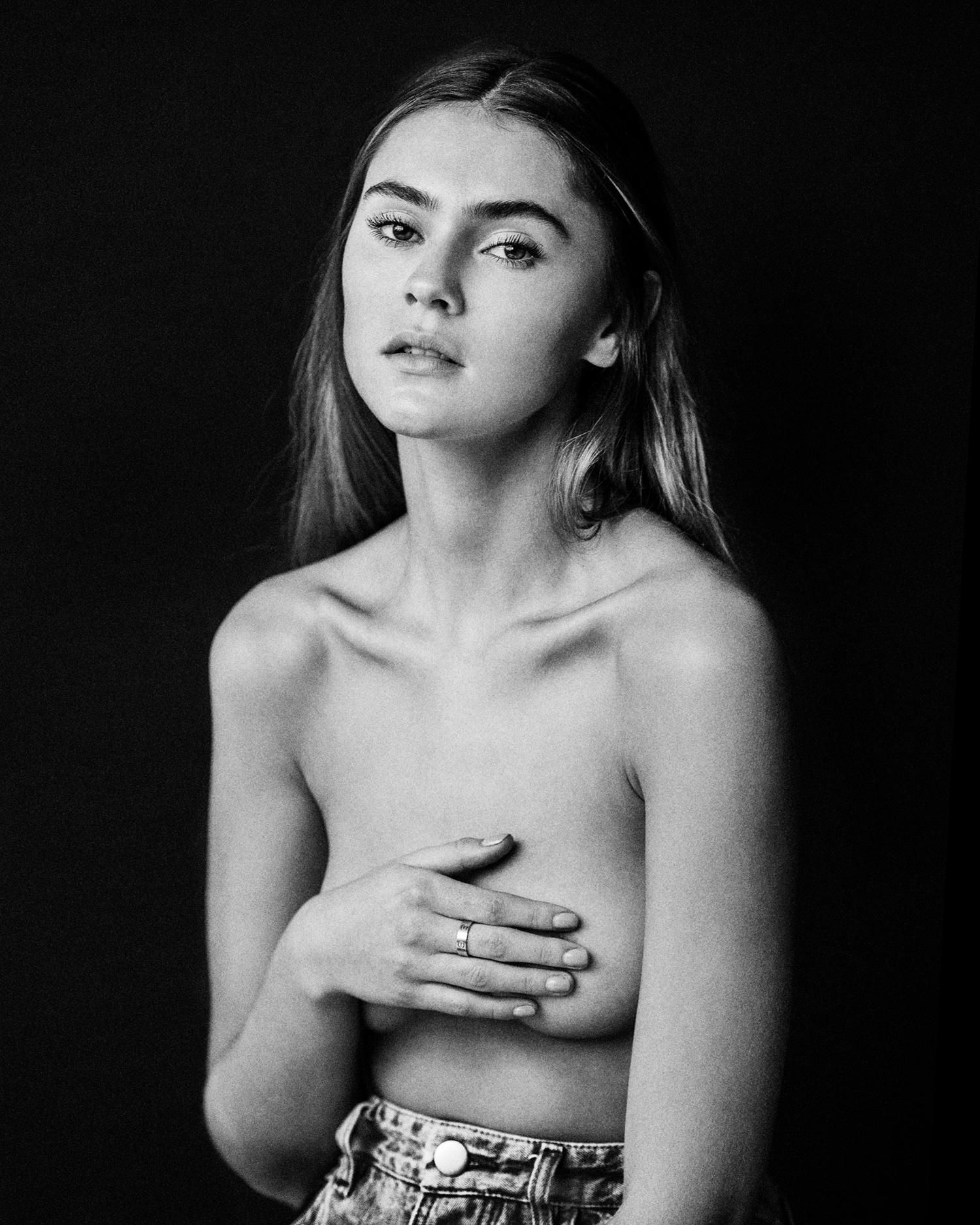 Stefanie Giesinger nude. Photo - 32