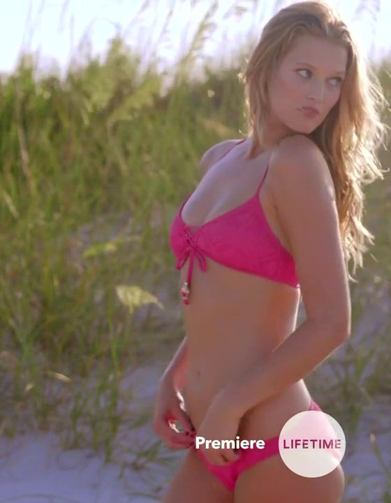 Toni Garrn nude. Photo - 3