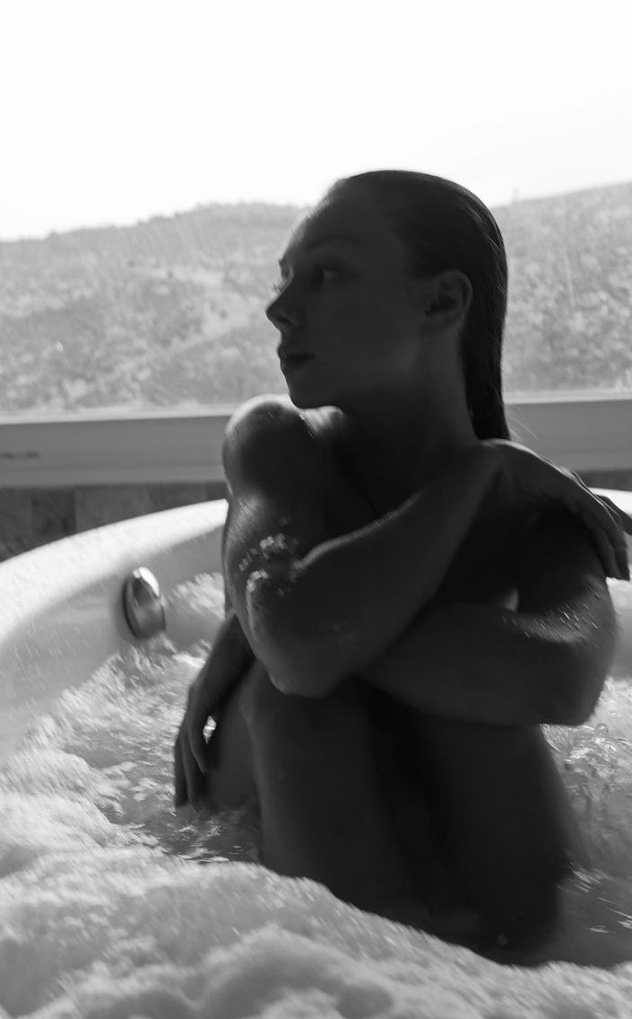 Ester Expósito nude. Photo - 13