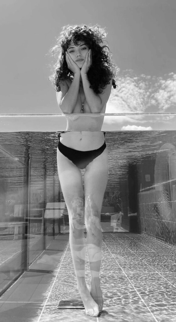Gabriela Andrada nude. Photo - 6