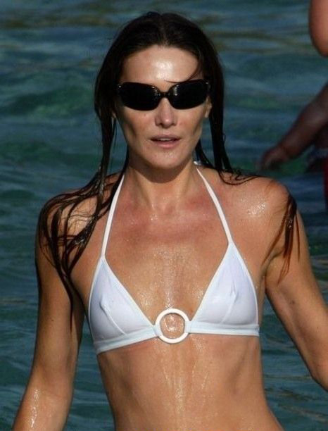 Carla Bruni nude. Photo - 2