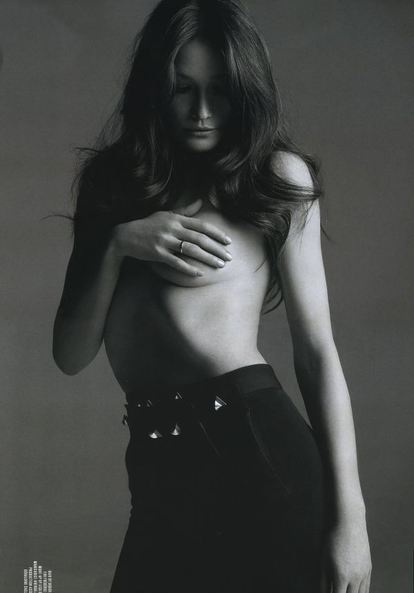 Carla Bruni nude. Photo - 4
