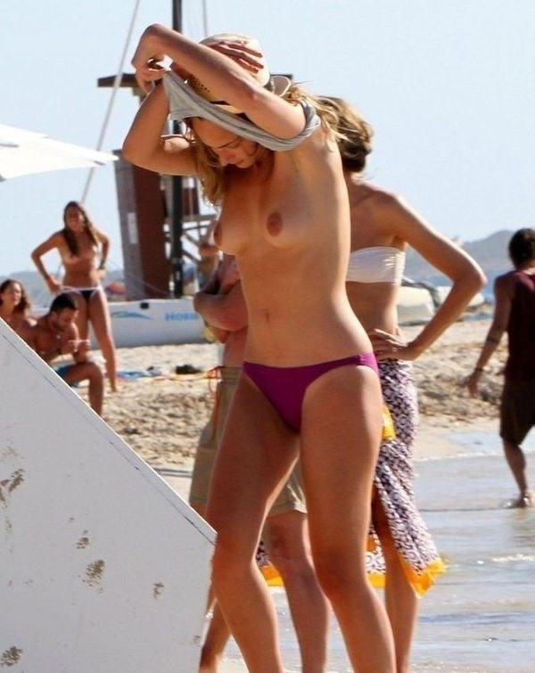 Nora Arnezeder nude. Photo - 4