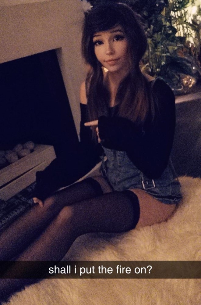 Belle Delphine nude. Photo - 25