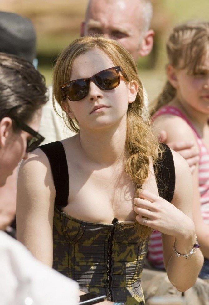 Emma Watson nude. Photo - 13