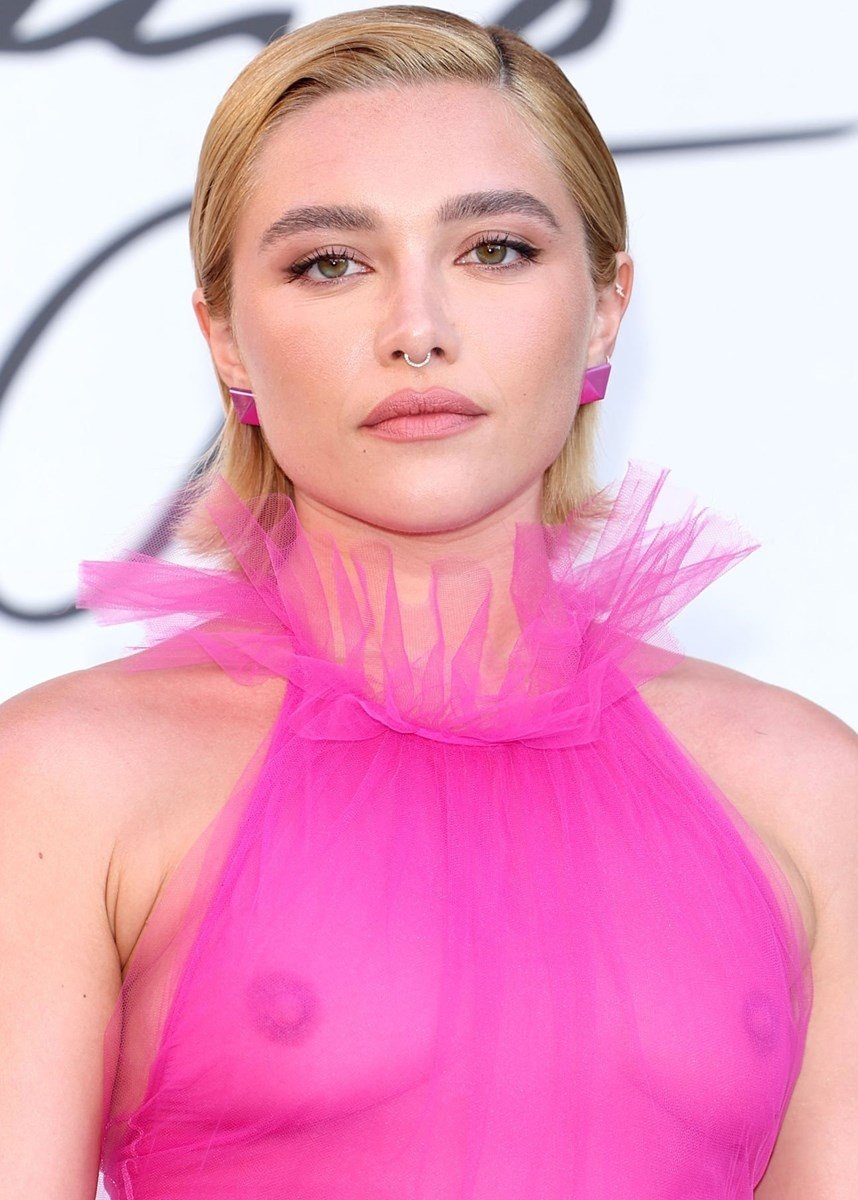 Florence Pugh nude. Photo - 11