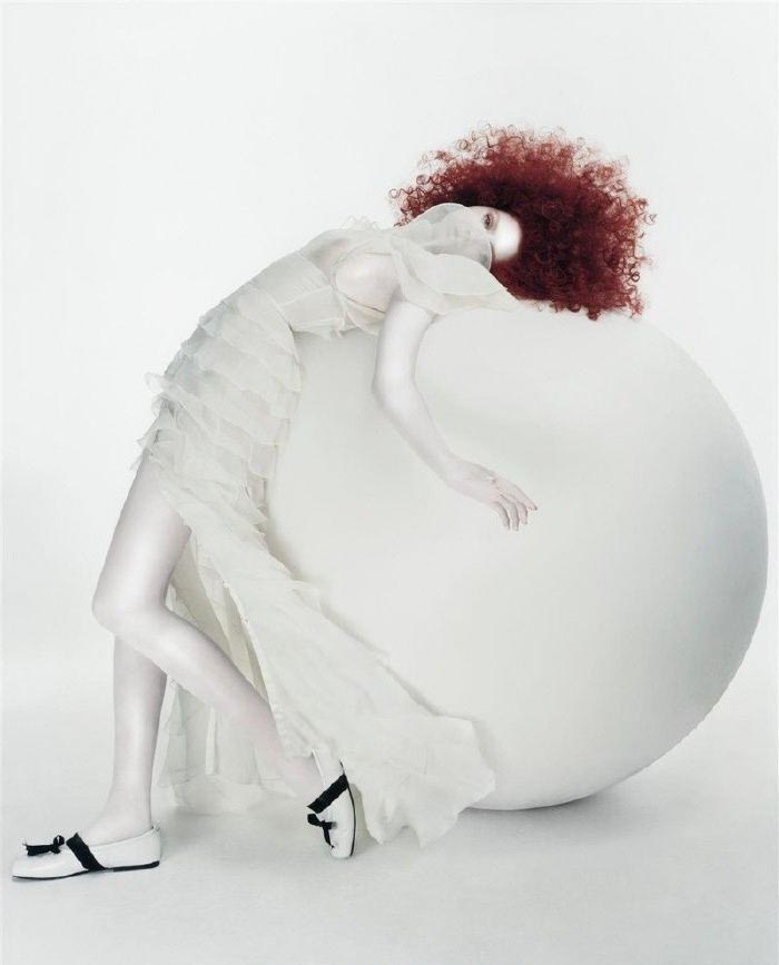 Lily Cole nude. Photo - 8