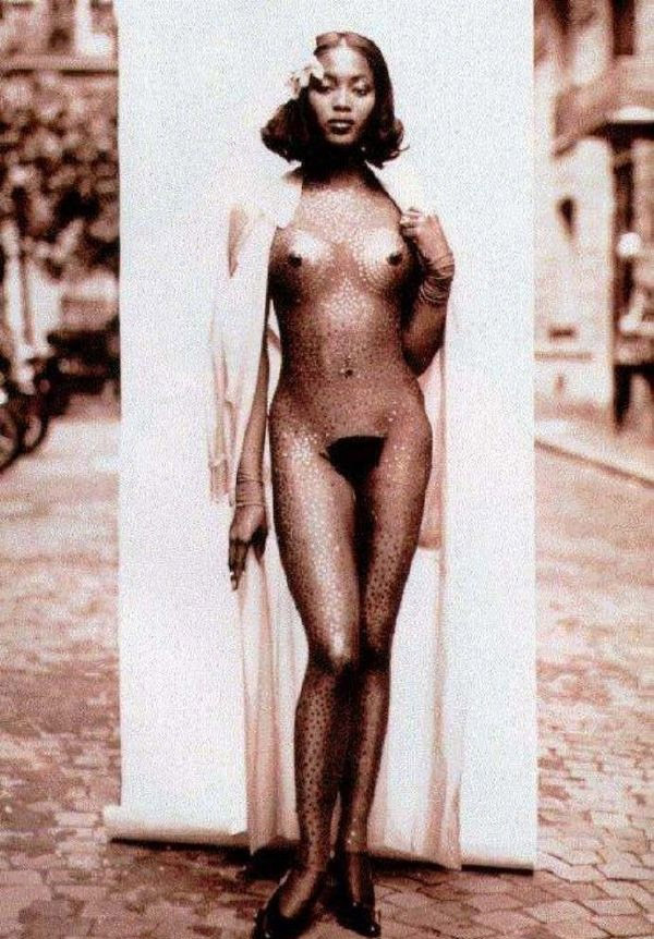 Naomi Campbell nude. Photo - 31