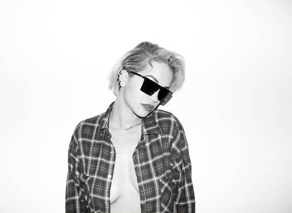 Rita Ora nude. Photo - 11