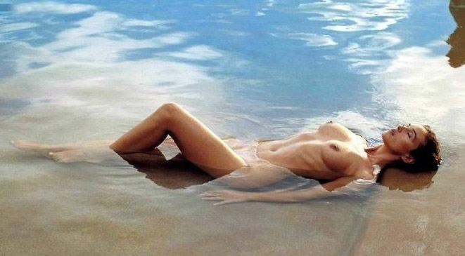 Monica Bellucci nude. Photo - 43