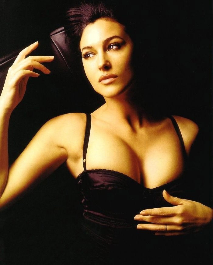 Monica Bellucci nude. Photo - 52