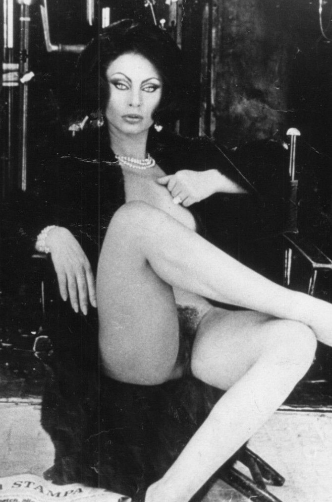 Sophia Loren nude. Photo - 2