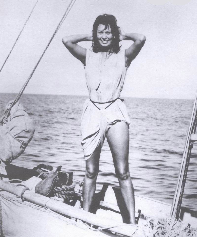 Sophia Loren nude. Photo - 36