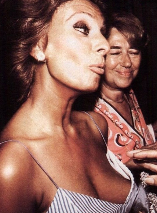 Sophia Loren nude. Photo - 9
