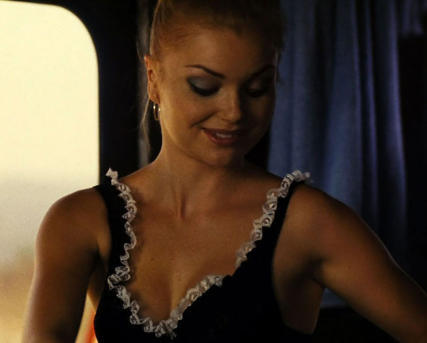 Izabella Miko nude. Photo - 32