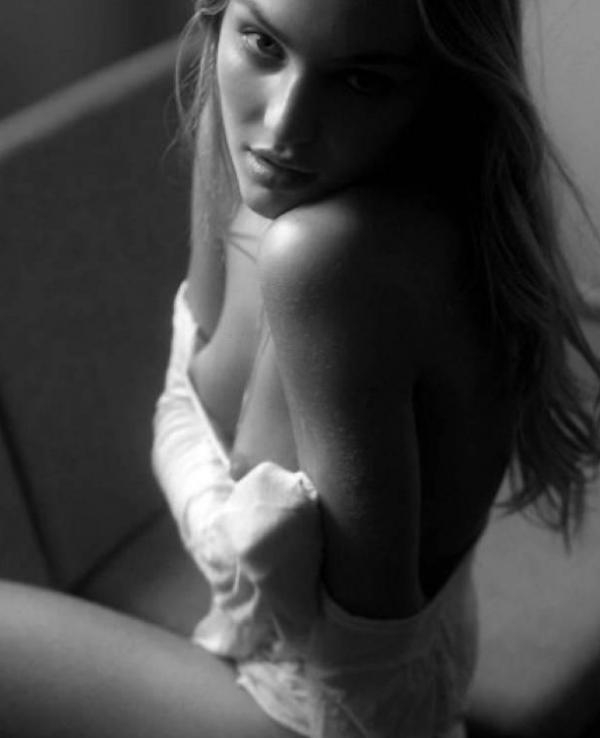 Candice Swanepoel nude. Photo - 33