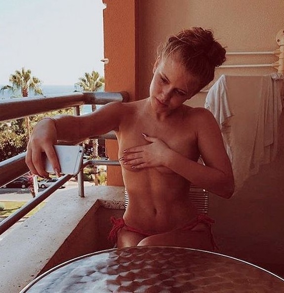 Zara Larsson nude. Photo - 1