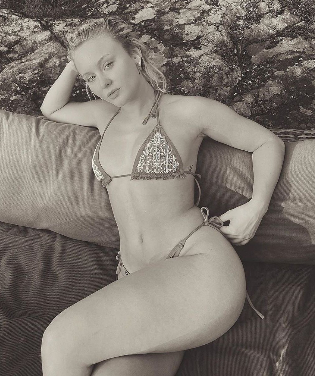 Zara Larsson nude. Photo - 23