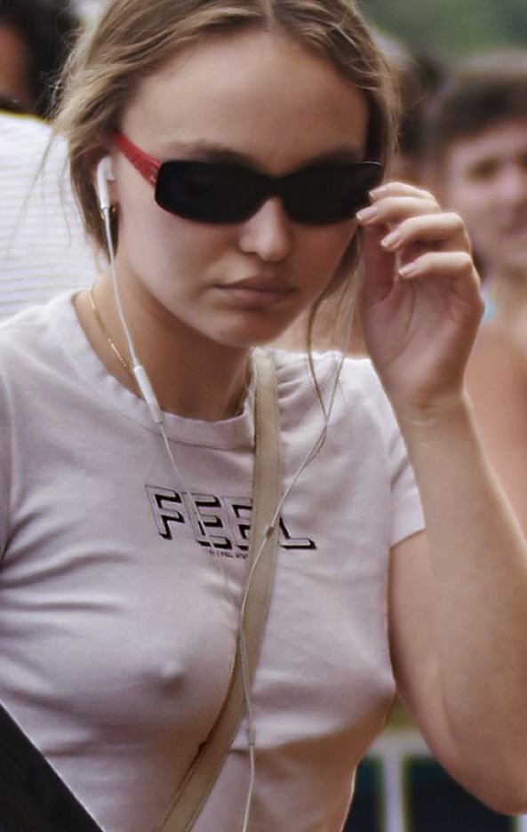 Lily-Rose Depp nude. Photo - 20