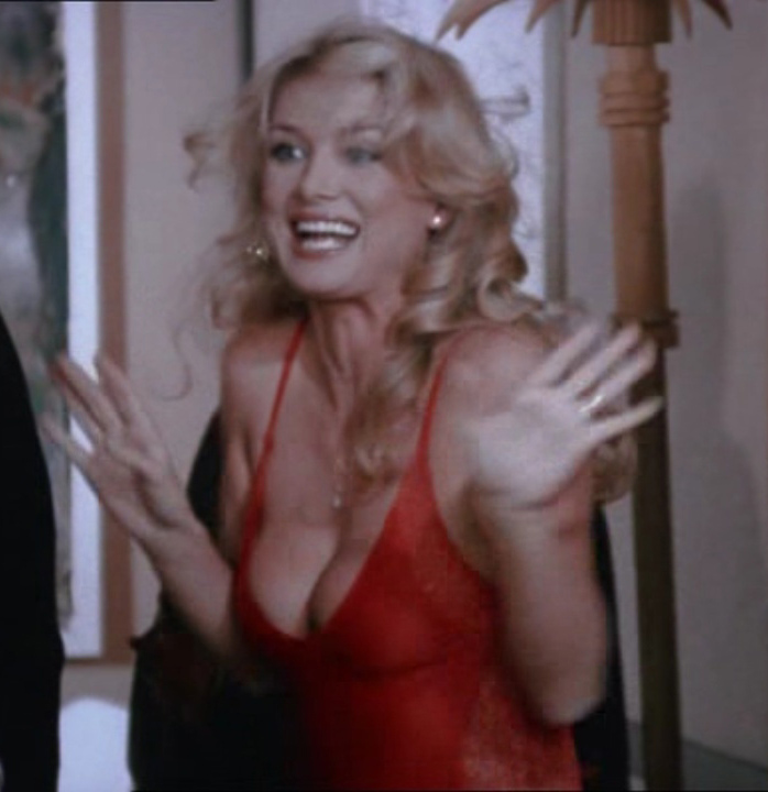 Barbara Bouchet nude. Photo - 13