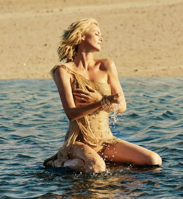 Charlize Theron nude. Photo - 99