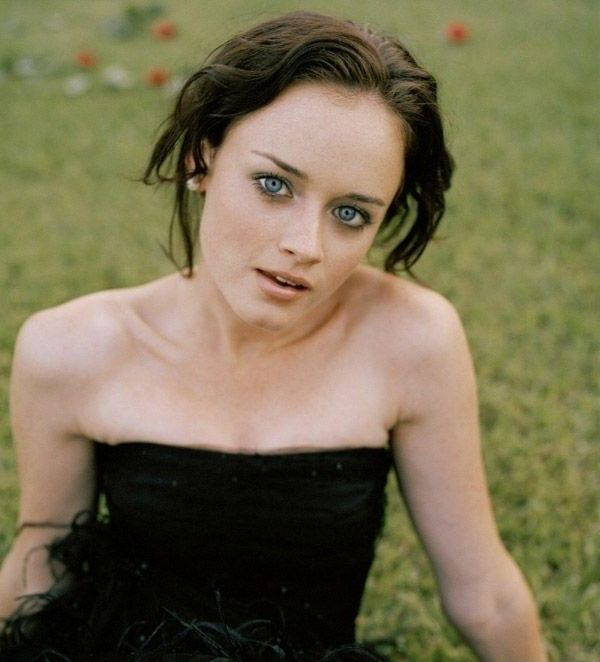 Alexis Bledel nude. Photo - 4