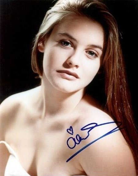 Alicia Silverstone nude. Photo - 22